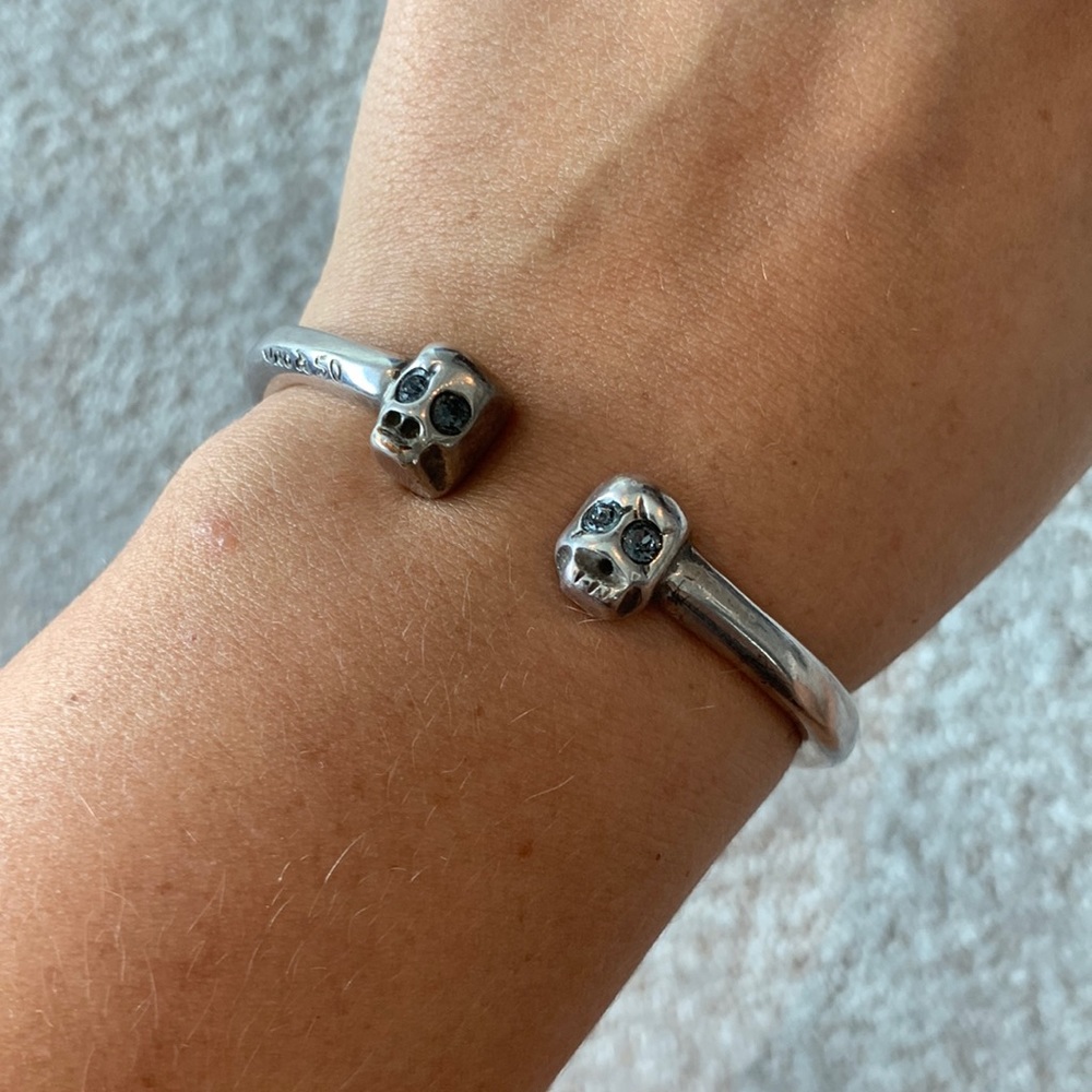 UNO DE 50 silver skull bracelet